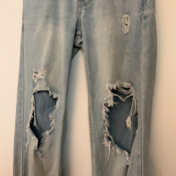 Brandy Melville Distressed Boyfriend Jeans - Picture 2 of 4